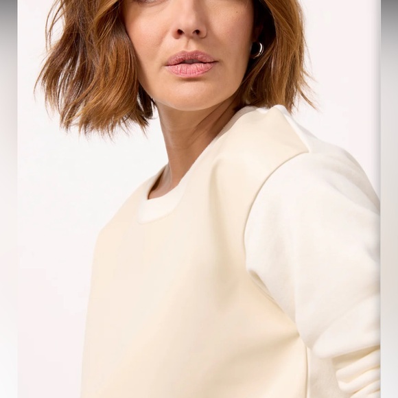 Evereve Faux Leather crewneck sweatshirt m - Picture 2 of 7